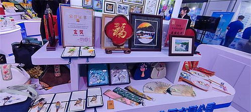 重质量 谋创新 寻机遇 黑龙江消费品亮出高水平文化用品